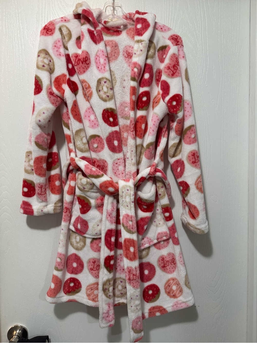 Daydream by Berkshire Home Pink & Red Donut-Print Fleece Robe with Hood and Belt